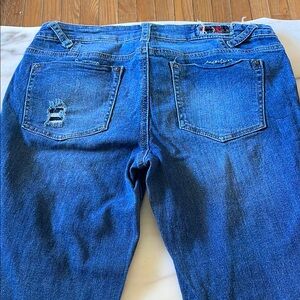 Blue Distressed Jeans hippie laundry